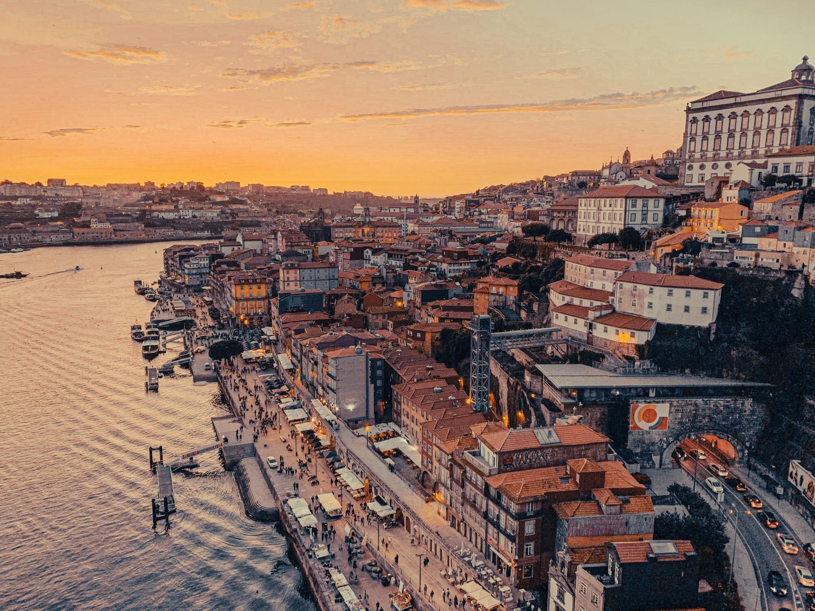 Sure! Here are 25 top things to do in Porto: