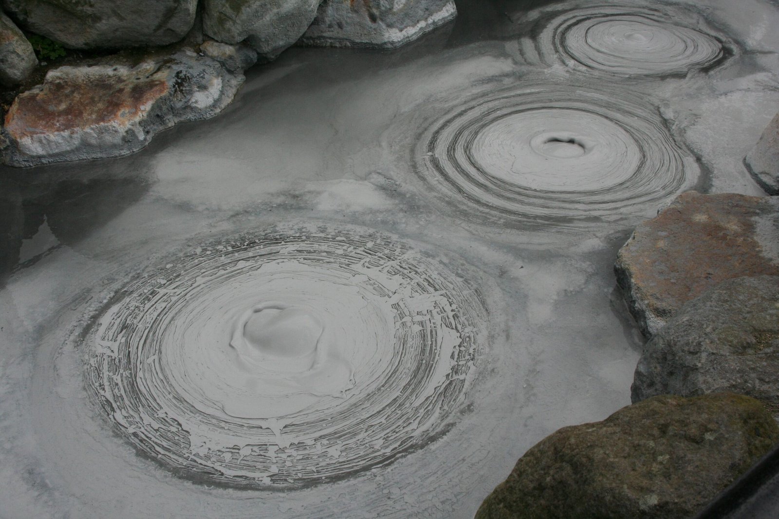 Discover the Sulphur Springs and take a mud bath