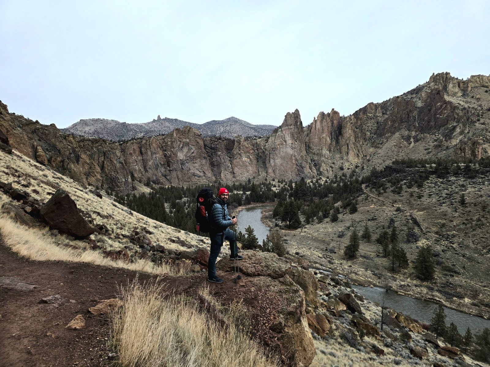 Take a scenic hike along the Deschutes River Trail.