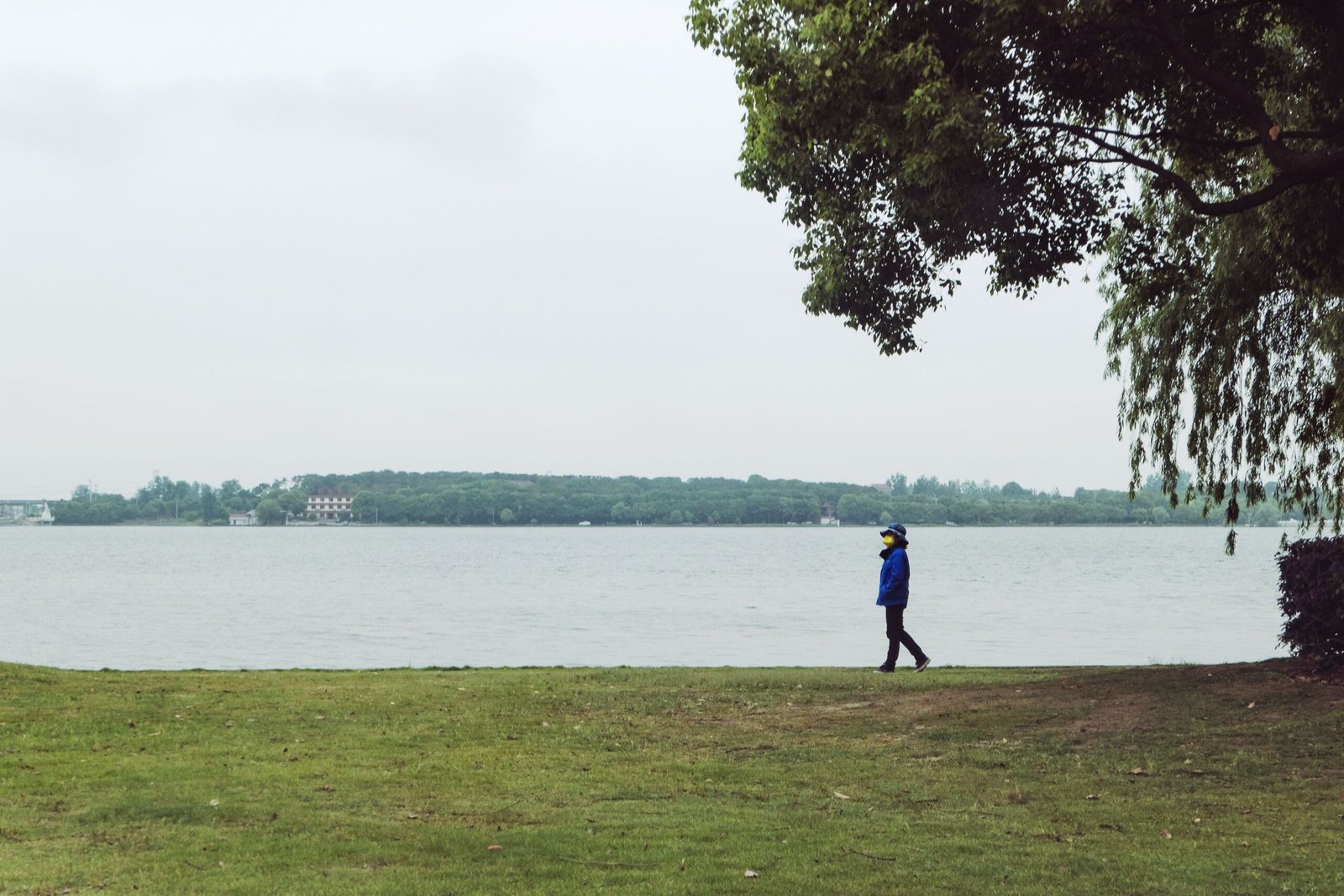 Stroll along Camden’s picturesque Harbor Park to enjoy waterfront scenery.