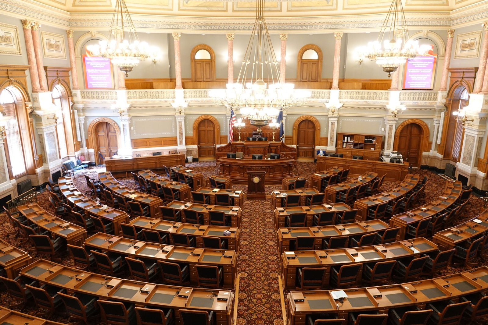 Explore the Kansas State Capitol and its stunning architecture.