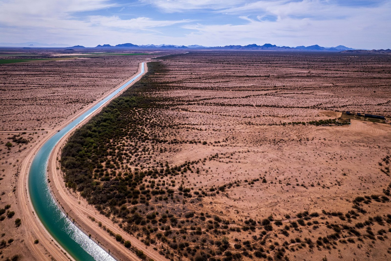 Enjoy the views from the Arizona Canal Trail
