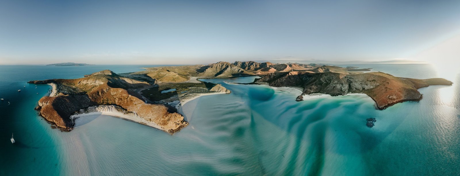 Discover the vibrant marine life at the Espiritu Santo Island