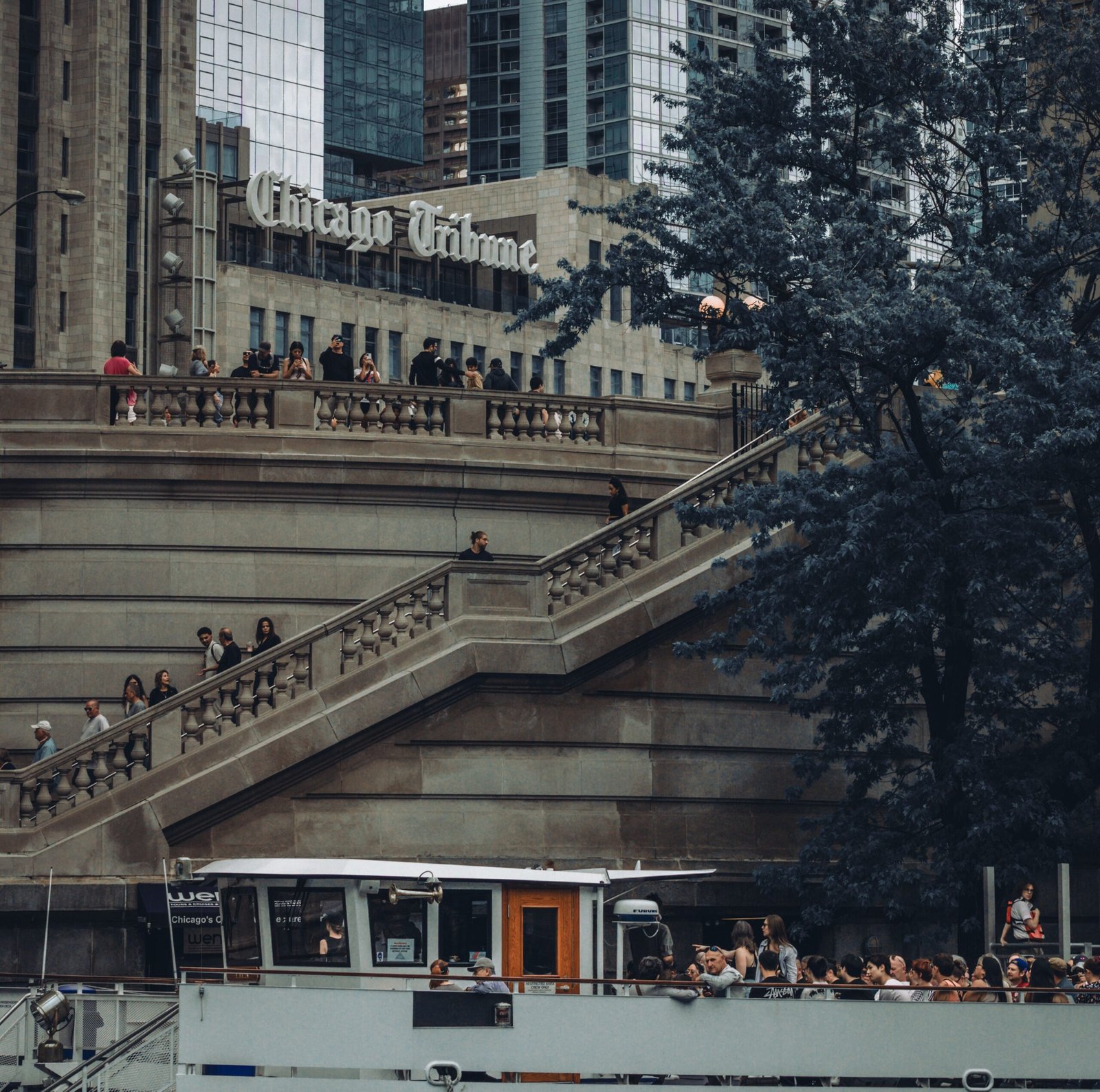 Sure! Here's a list of 25 things to do in the summer in a city: