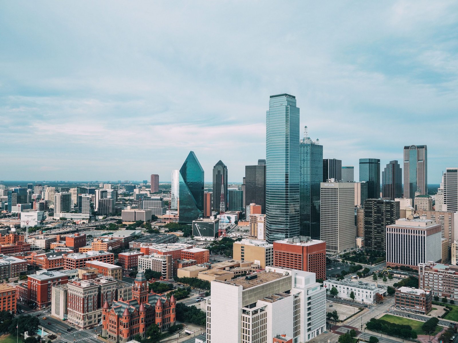 Explore the Dallas Arts District and admire its stunning architecture