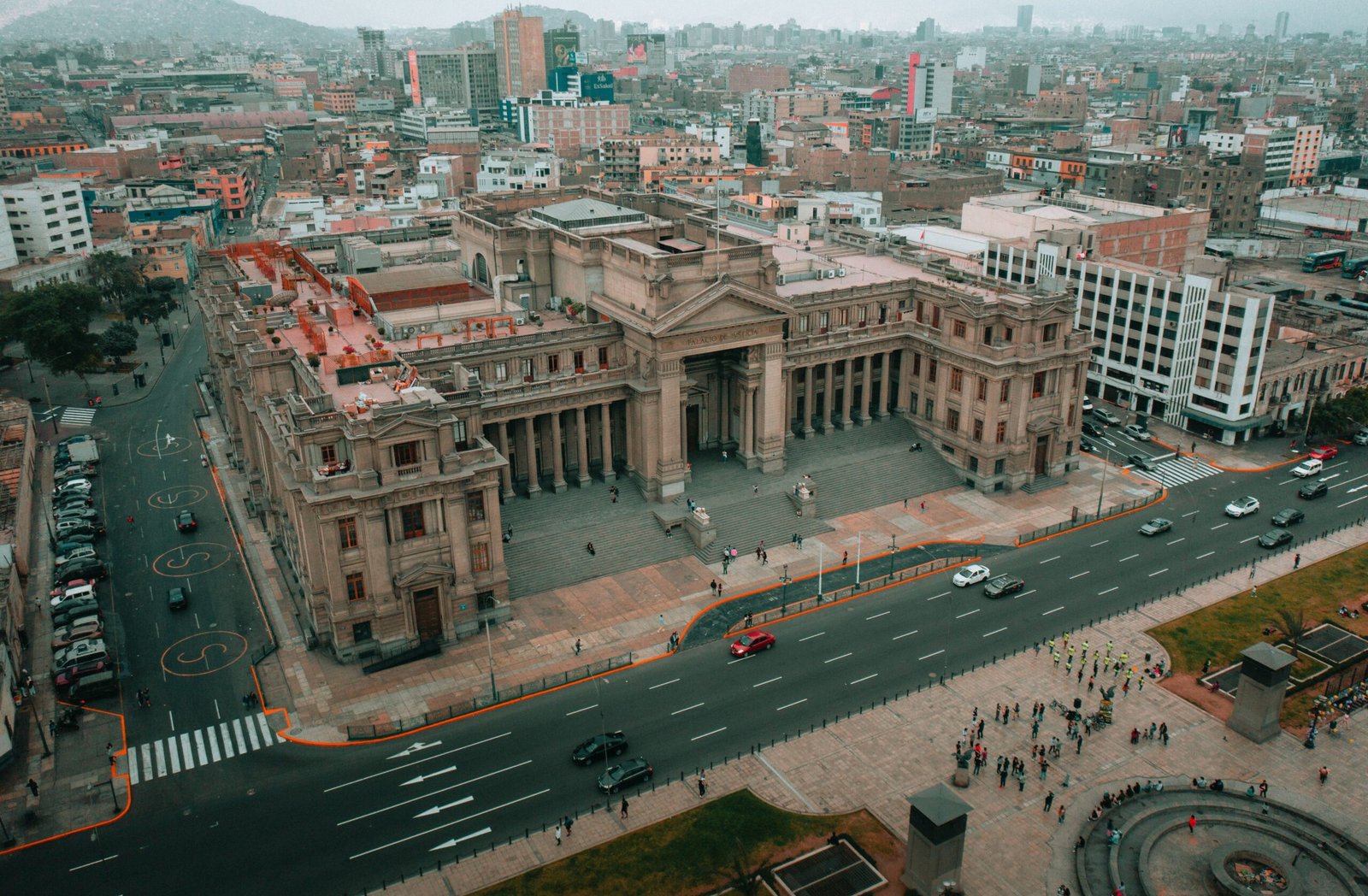 Experience the lively atmosphere of the Plaza de Caicedo, the city’s main square.