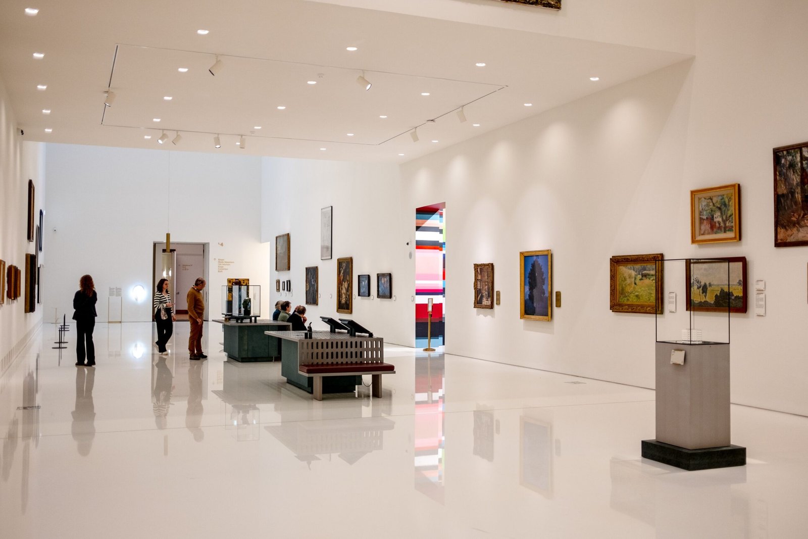 Discover the New Hampshire Historical Society Museum and its exhibits.