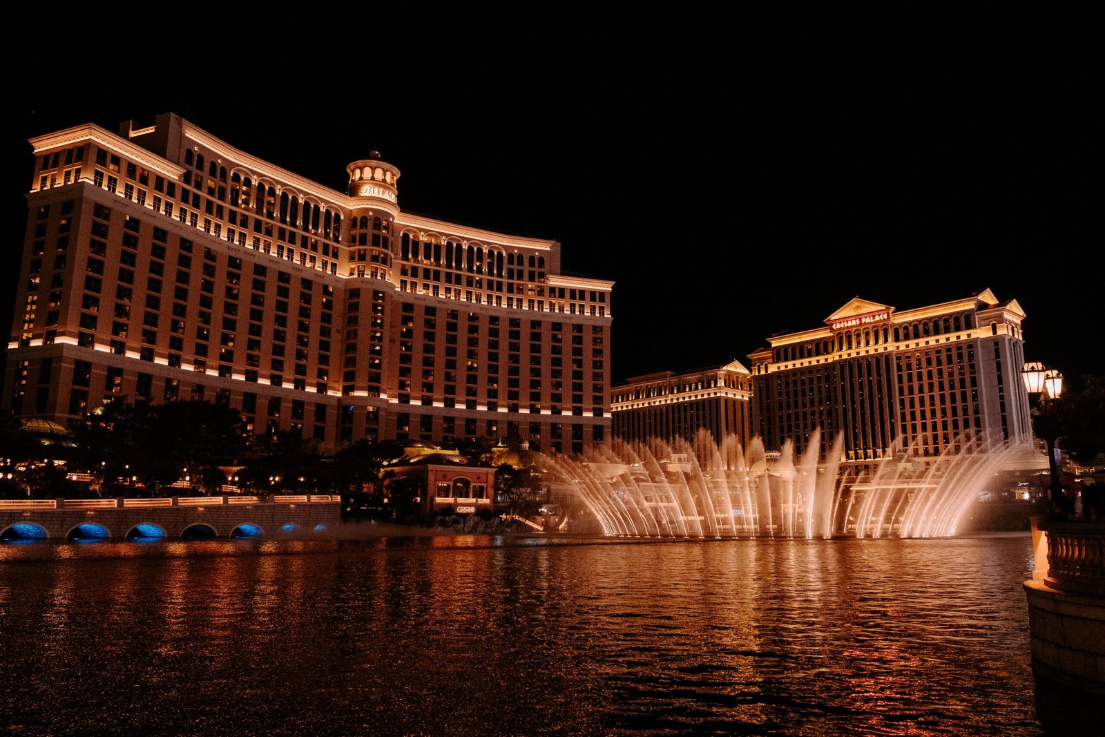Share a kiss in front of the Bellagio Fountains during the magical water show.