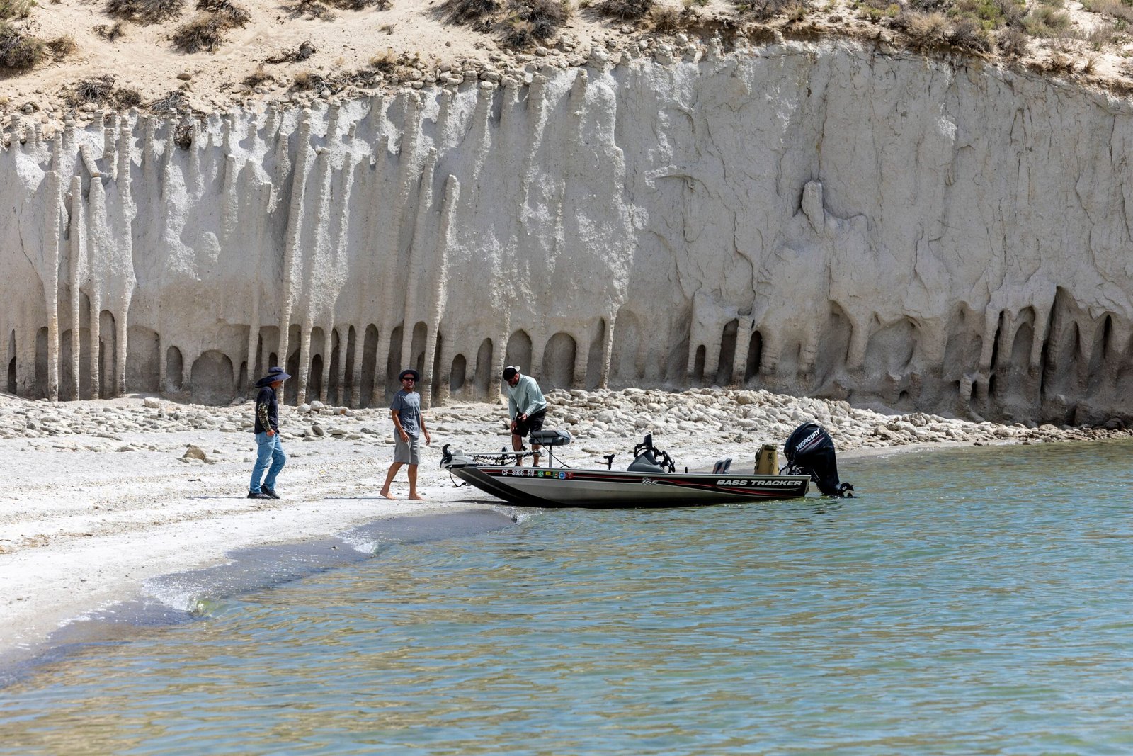Enjoy a day of boating on Canyon Lake
