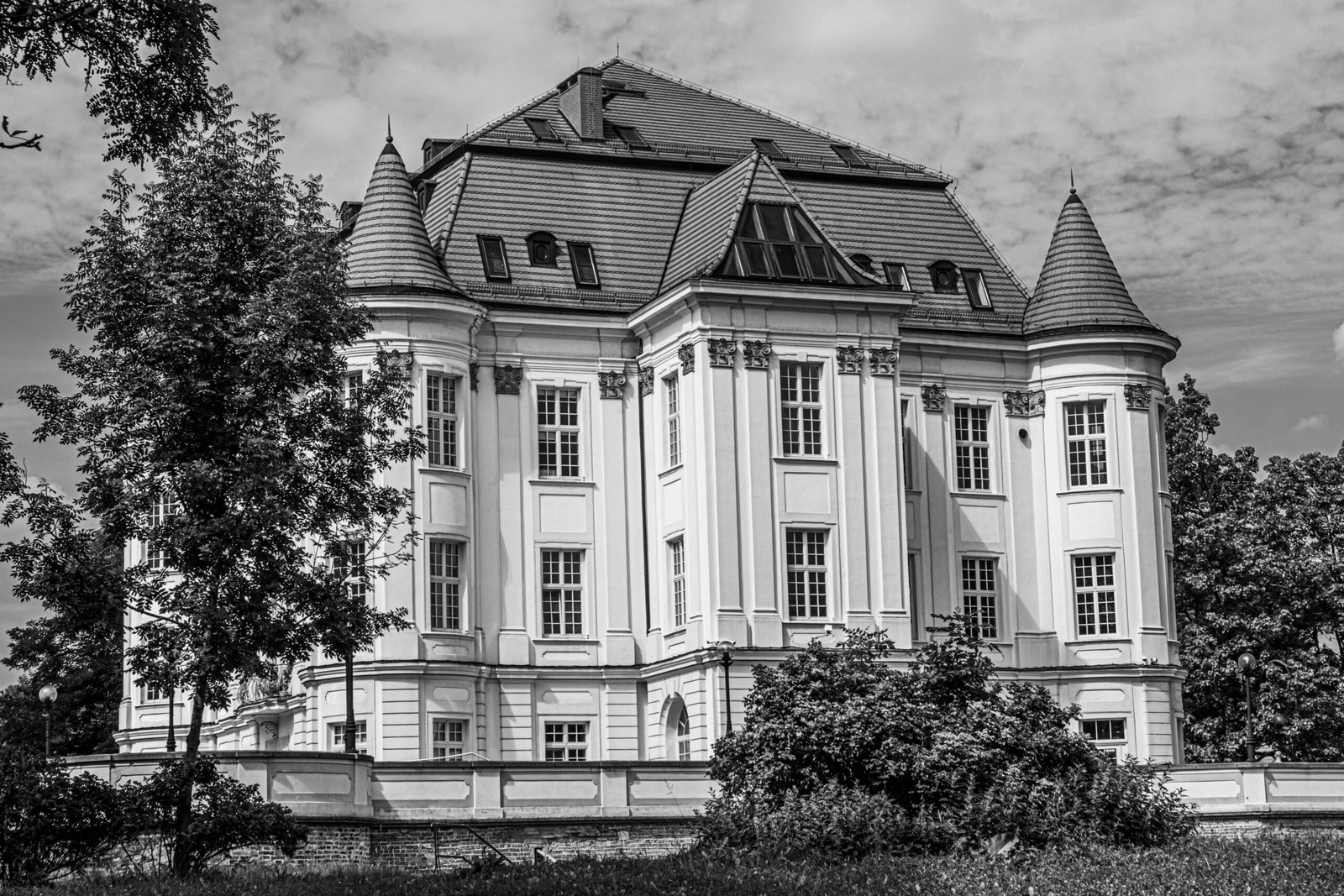 Work on a massive build project, like a castle or a detailed mansion.