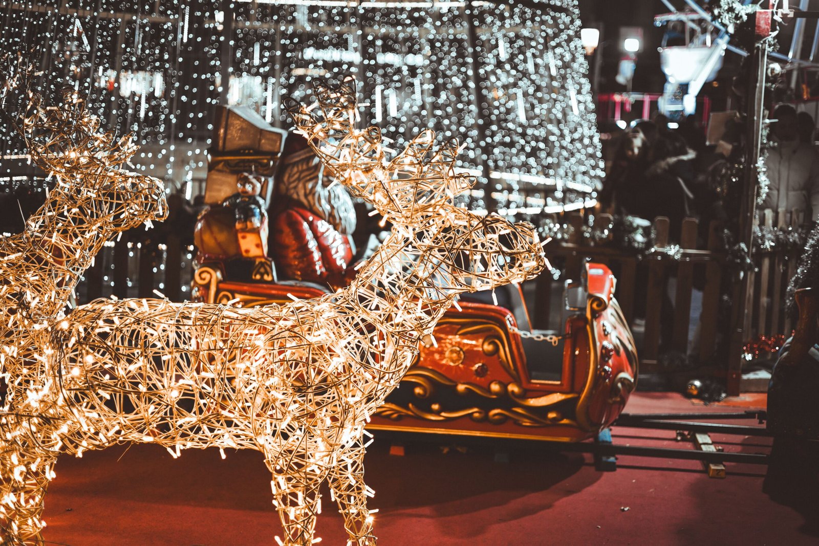 Experience a magical Christmas atmosphere at the Santa Claus Trolley