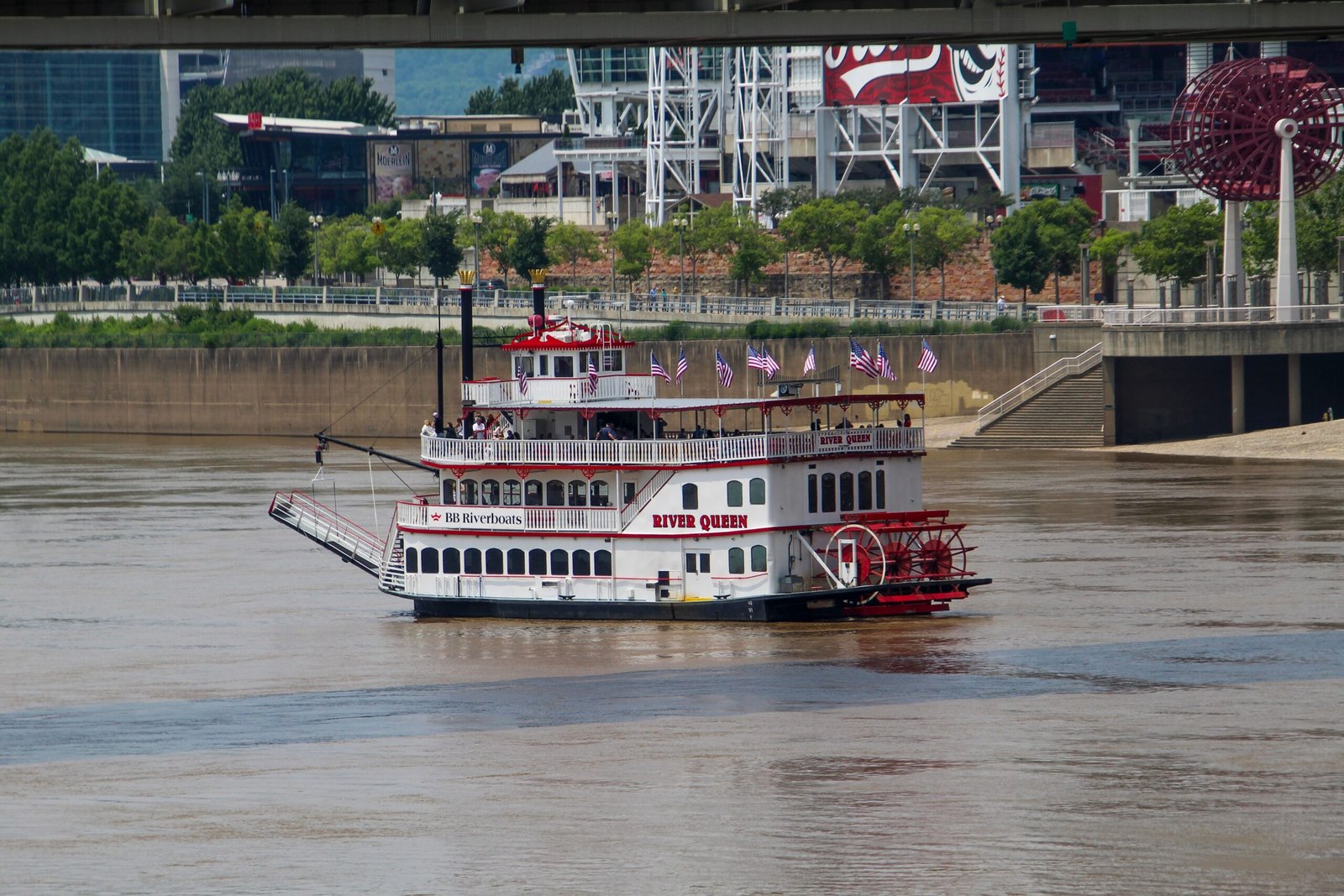 Take a ride on the Jungle Queen Riverboat for a fun sightseeing cruise.
