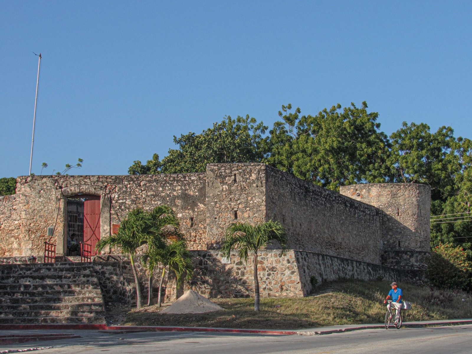 Explore the ancient ruins of La Ciudad Vieja
