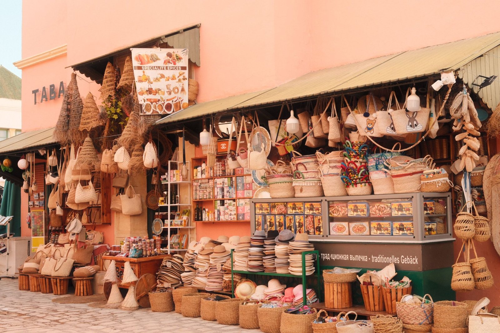 Enjoy a guided tour of the Freeport Straw Market for authentic souvenirs.