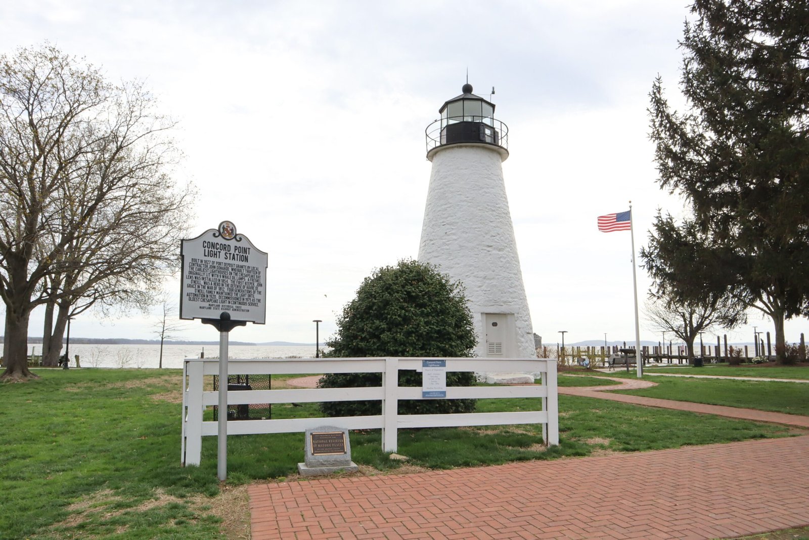 Stroll along the Havre de Grace Promenade for picturesque views of the Chesapeake Bay.