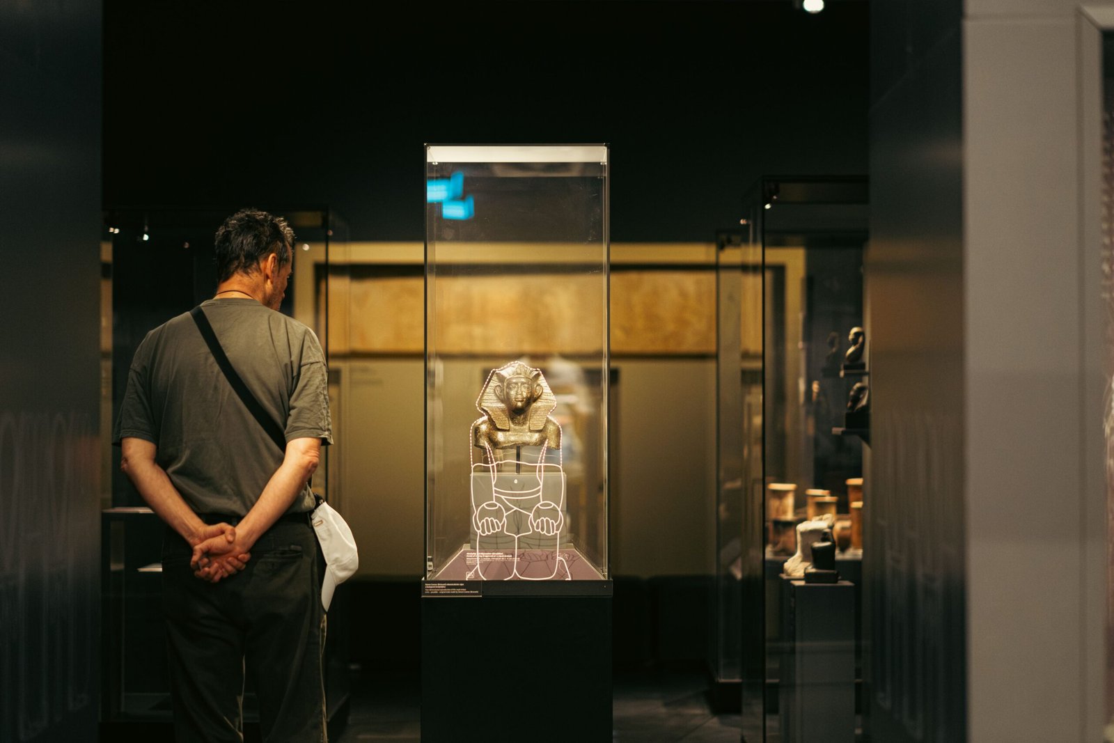 Explore the exhibits at the Ohio Glass Museum