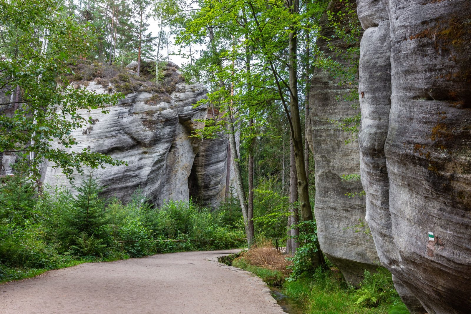 Stroll through the beautiful parks at Panama Rocks Scenic Park.
