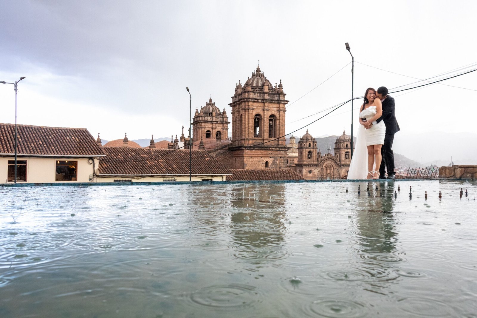 Discover the intricate architecture of La Compañía de Jesús Church