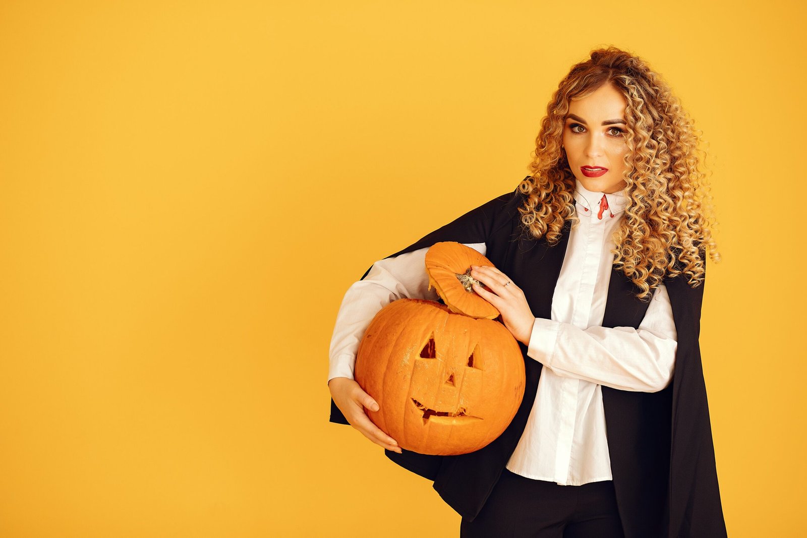 Discover the legend of the Headless Horseman at the Sleepy Hollow Storytelling Festival.