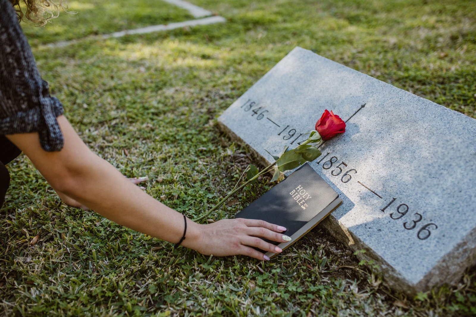 Visit the Lexington Cemetery for its beautiful landscapes and notable graves.