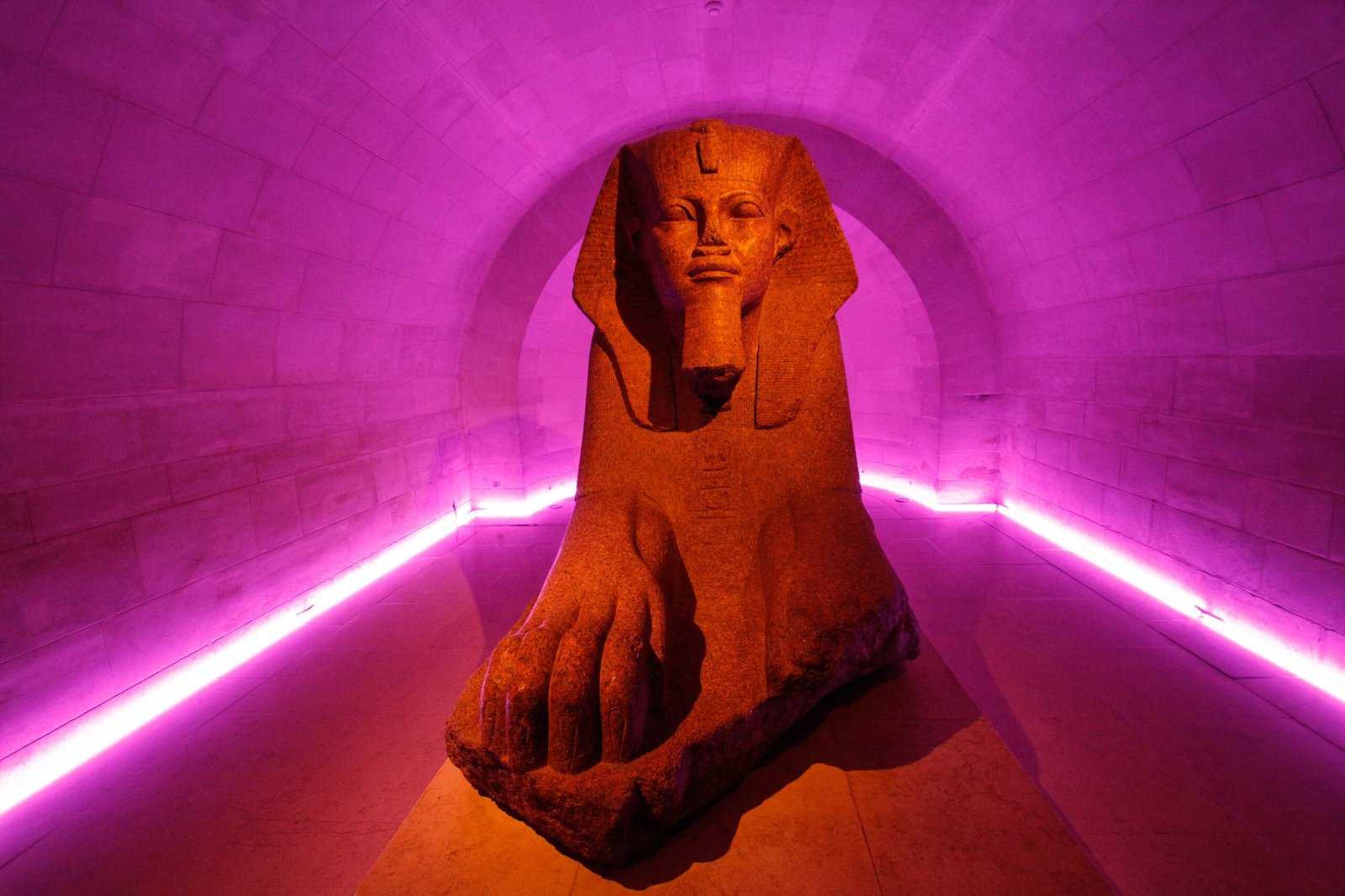 Discover the fascinating exhibits at the Museum of Civilization in Quebec City.