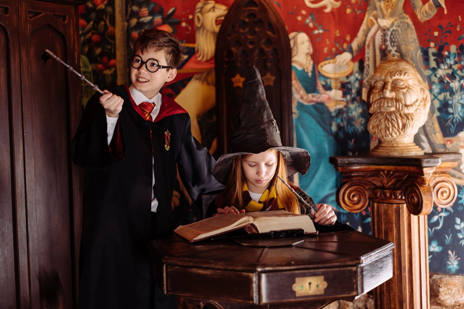 Journey into the magical world of Wizarding World of Harry Potter.