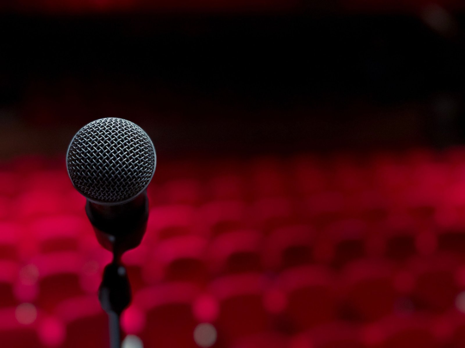 Attend a performance at the Zanesville Community Theatre.