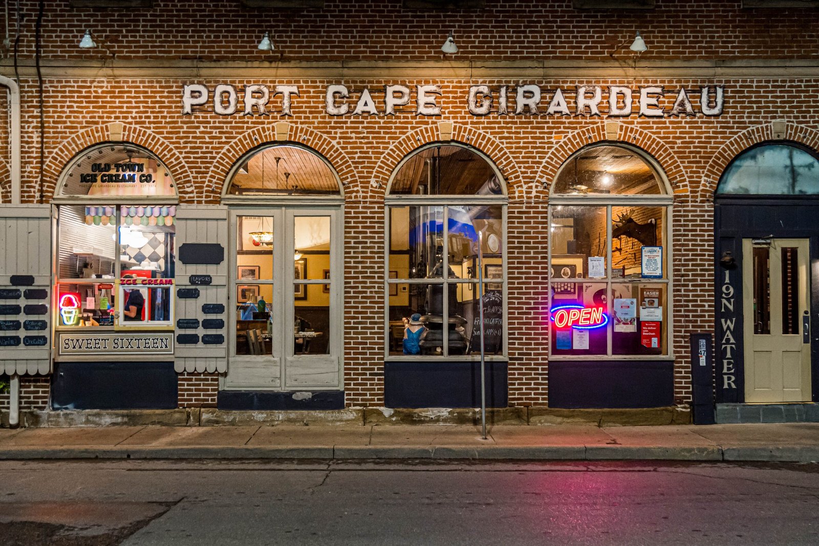 Explore the vibrant Cape Girardeau Riverfront.
